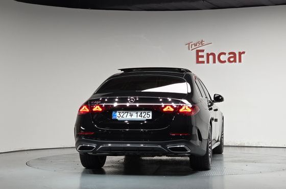 Mercedes-Benz E-Class E200 AMG Line — пробег 1 356 км — фото 4 из 5