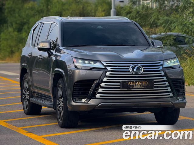 Lexus LX 700h Luxury — пробег 5 229 км — фото 1 из 5
