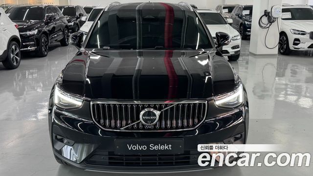 Volvo XC40 B4 Ultra Bright — пробег 16 380 км — фото 3 из 5