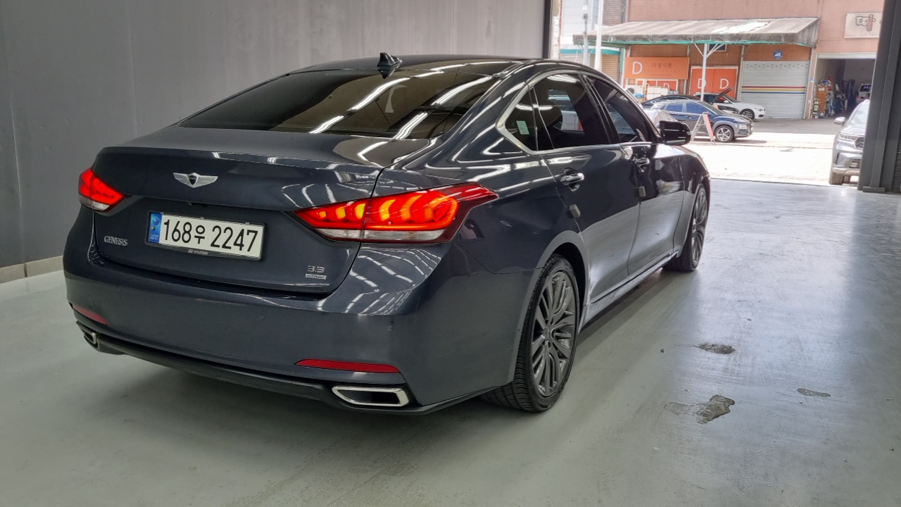 Hyundai Genesis из Кореи Encar
