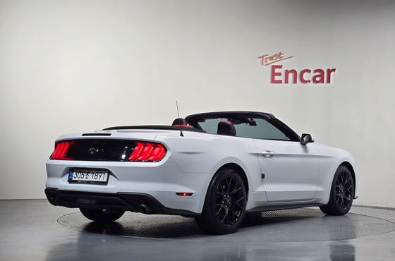 Ford Mustang Convertible — пробег 60 418 км — фото 2 из 5