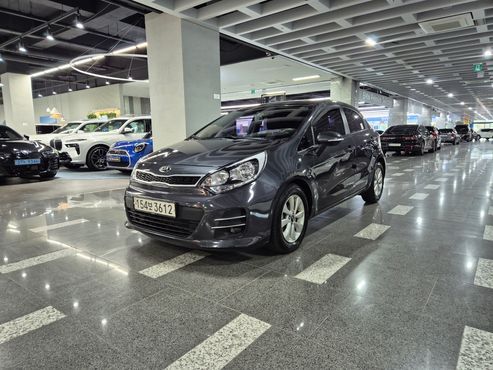 Kia pride 5DR 1.6 GDI Luxury — пробег 103 033 км — фото 1 из 5