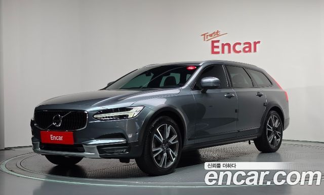 Volvo V90 T5 Pro AWD — пробег 75 316 км — фото 1 из 5