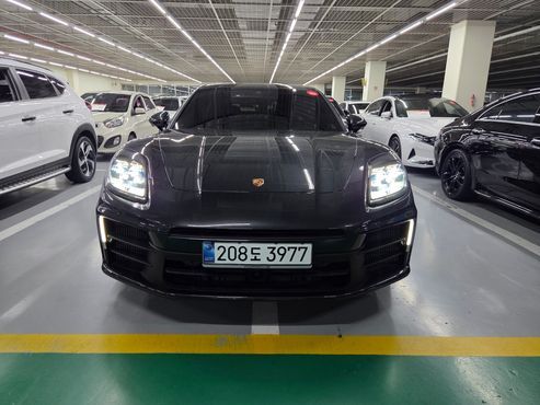 Porsche Panamera 3.0 — пробег 12 124 км — фото 3 из 5