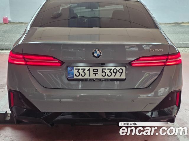 BMW 5-Series 520i M Sport — пробег 8 411 км — фото 4 из 5