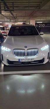 BMW X5 xDrive 50e xLine — пробег 7 062 км — фото 5 из 5