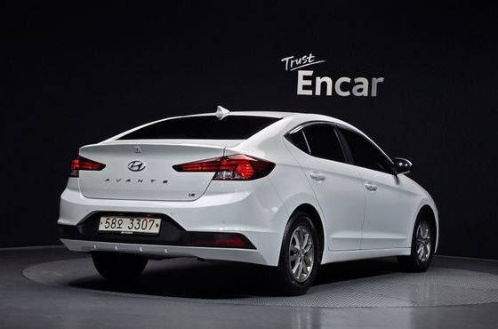 Hyundai AVANTE 1.6 Smart — пробег 92 056 км — фото 2 из 5
