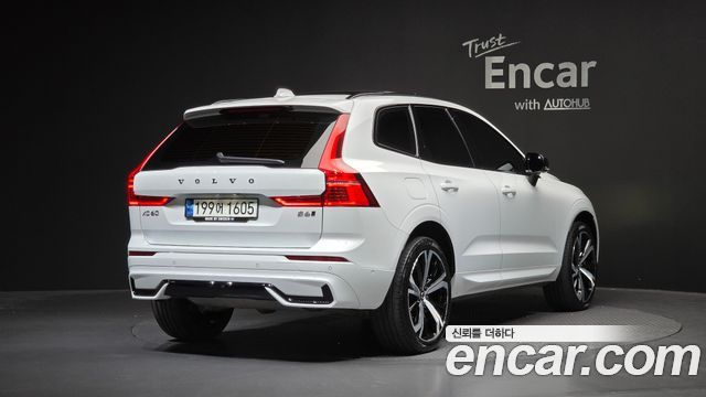 Volvo XC60 B6 R-Design — пробег 115 824 км — фото 2 из 5