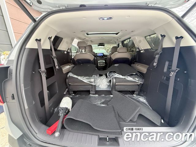 Kia Carnival Hev 9 Seater X Line — пробег 6 800 км — фото 4 из 5