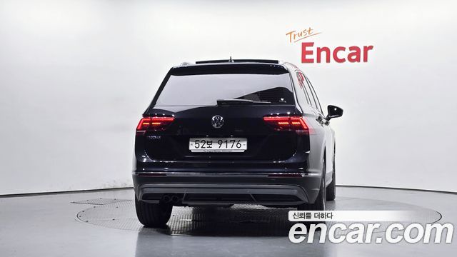 Volkswagen Tiguan 2.0 TDI Prestige — пробег 32 222 км — фото 4 из 5
