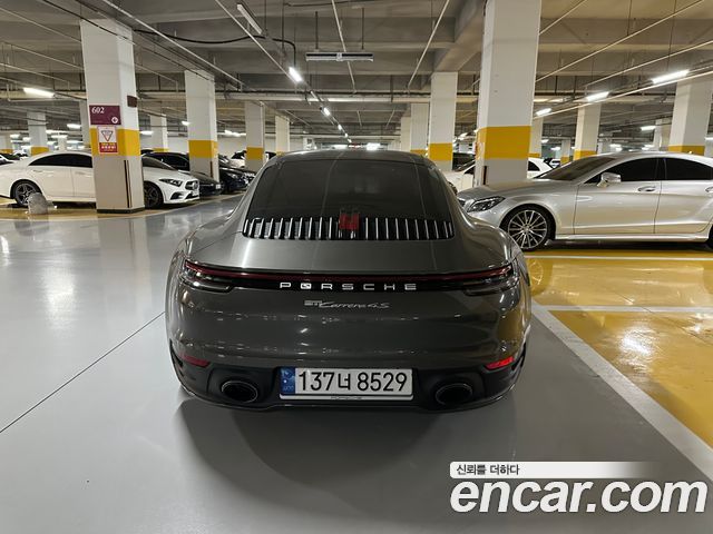 Porsche 911 Carrera 4S — пробег 18 600 км — фото 2 из 5