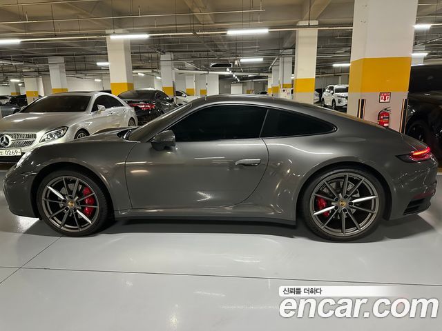 Porsche 911 Carrera 4S — пробег 18 600 км — фото 3 из 5