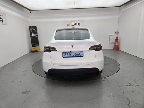 Tesla Model Y Long Range AWD — пробег 27 000 км — фото 5 из 5