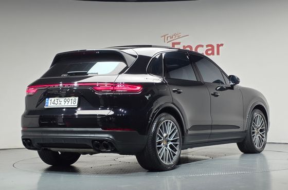 Porsche Cayenne 3.0 PLATINUM EDITION — пробег 36 392 км — фото 2 из 5