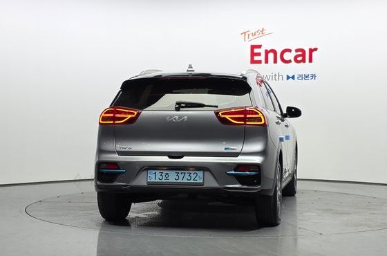 Kia Niro Prestige — пробег 35 028 км — фото 4 из 5