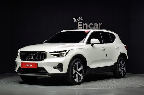 Volvo XC40 B4 Ultimate Bright — пробег 29 732 км — фото 1 из 5