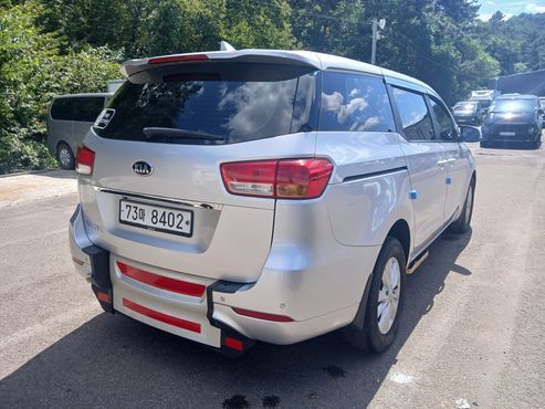 Kia Carnival 6-seater Wheelchair lift — пробег 255 000 км — фото 4 из 5