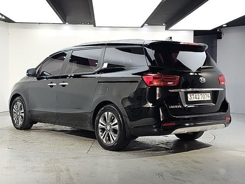 Kia Carnival 9-Seater Luxury — пробег 108 408 км — фото 3 из 5