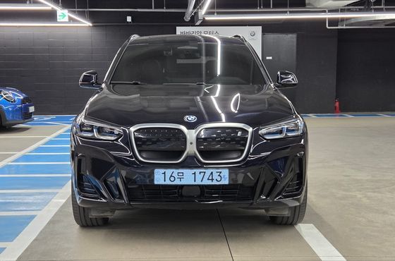 BMW iX3 M Sports — пробег 13 550 км — фото 3 из 5