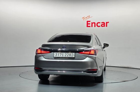 Lexus ES Executive — пробег 65 394 км — фото 4 из 5