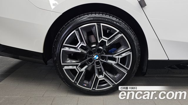 BMW 5-Series 530e xDrive M Sport Pro — пробег 6 554 км — фото 5 из 5
