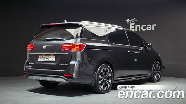 Kia Carnival 7-Seater Limousine President — пробег 182 831 км — фото 2 из 5