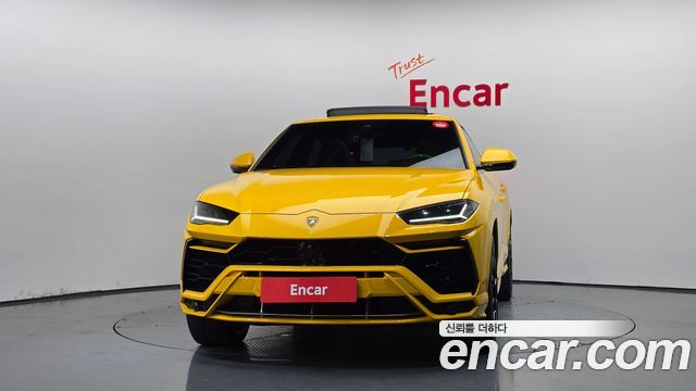 Lamborghini Urus из Кореи Encar