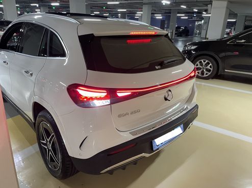 Mercedes-Benz EQA EQA250 AMG Line — пробег 14 000 км — фото 2 из 5