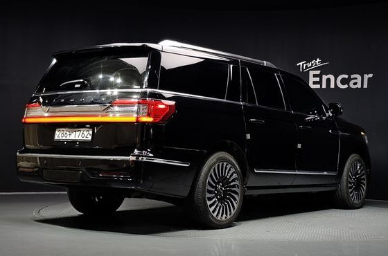 Lincoln Navigator 3.5L — пробег 67 091 км — фото 2 из 5