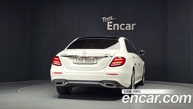 Mercedes-Benz E-Class E300 4MATIC AMG Line — пробег 49 415 км — фото 4 из 5