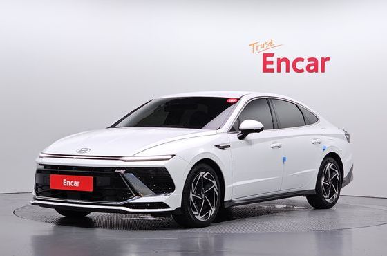 Hyundai Sonata 2.0 Exclusive — пробег 15 937 км — фото 1 из 5