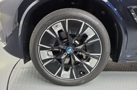 BMW iX3 M Sports — пробег 33 353 км — фото 5 из 5