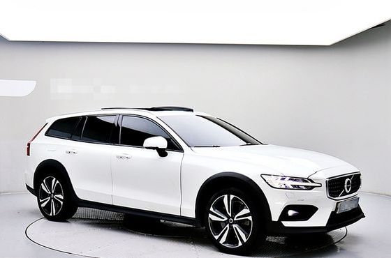 Volvo V60 T5 Pro AWD — пробег 99 108 км — фото 4 из 5