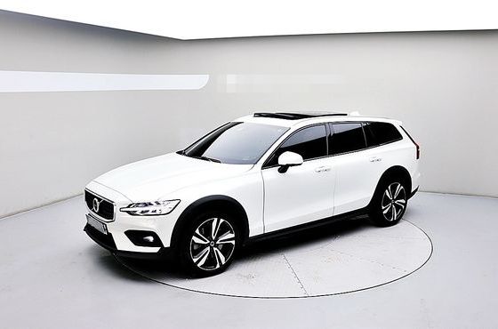 Volvo V60 T5 Pro AWD — пробег 99 108 км — фото 5 из 5