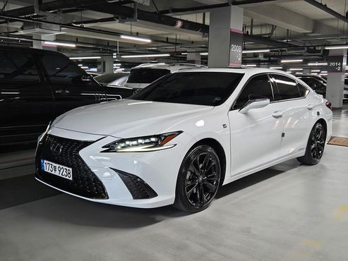 Lexus ES F-Sport — пробег 37 160 км — фото 2 из 5