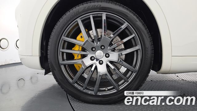 Maserati Levante 3.0 S AWD Sport — пробег 106 038 км — фото 5 из 5