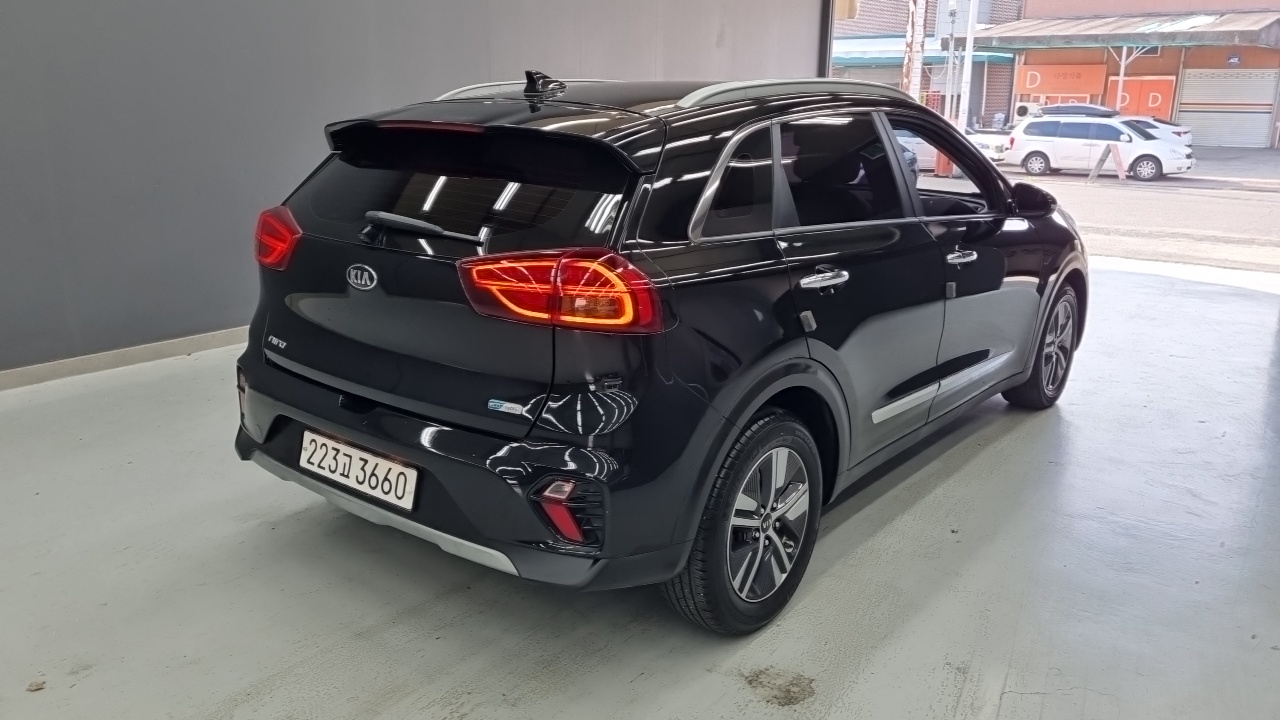 Kia Niro 1.6 HEV Noblesse Special — пробег 96 495 км — фото 2 из 5
