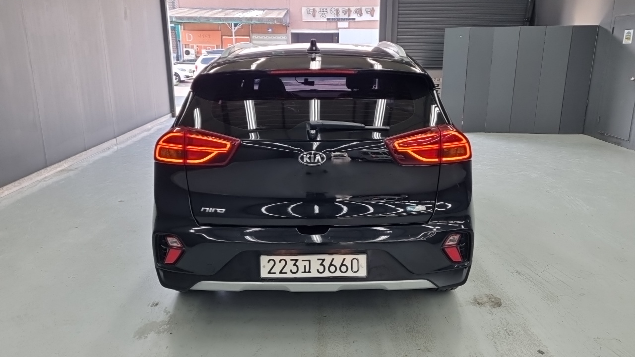 Kia Niro 1.6 HEV Noblesse Special — пробег 96 495 км — фото 4 из 5