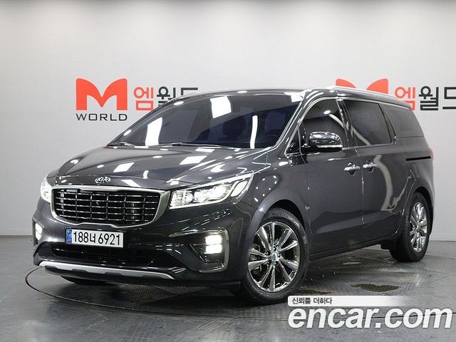 Kia Carnival 9-Seater Noblesse Special — пробег 75 089 км — фото 1 из 5