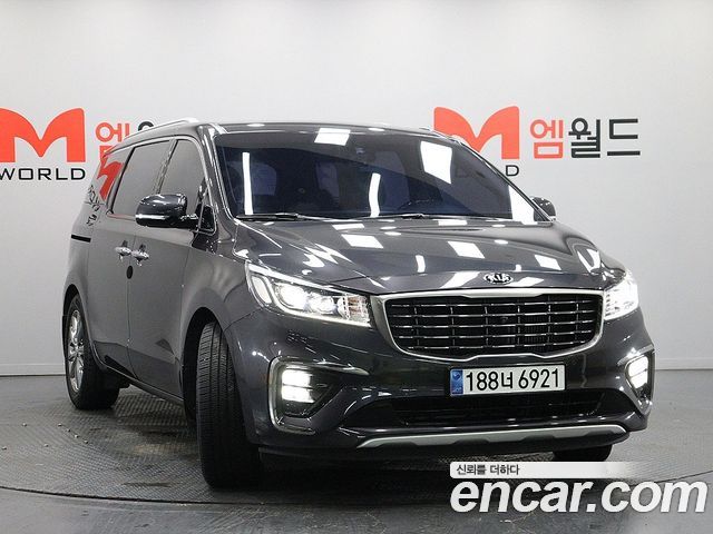 Kia Carnival 9-Seater Noblesse Special — пробег 75 089 км — фото 3 из 5