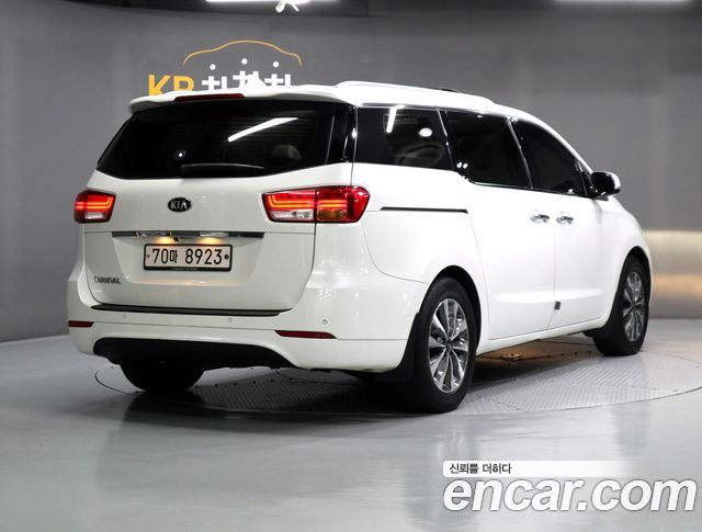 Kia Carnival из Кореи Encar