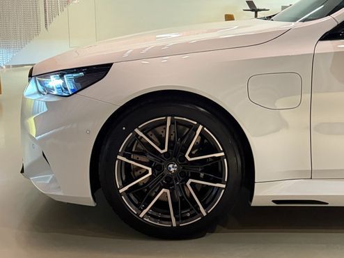 BMW M5 M5 Touring — пробег 4 000 км — фото 5 из 5