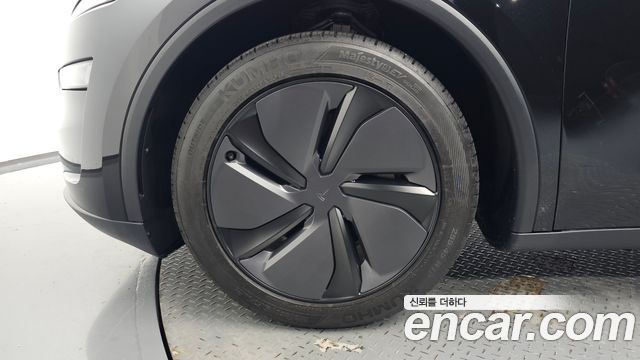 Tesla Model Y Long Range AWD — пробег 7 438 км — фото 5 из 5