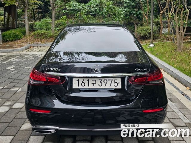 Mercedes-Benz E-Class E300e 4MATIC Exclusive — пробег 38 000 км — фото 4 из 5