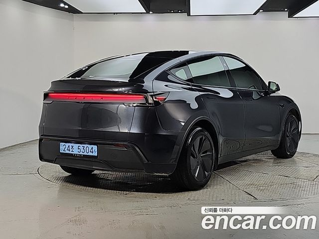 Tesla Model Y RWD — пробег 25 389 км — фото 4 из 5