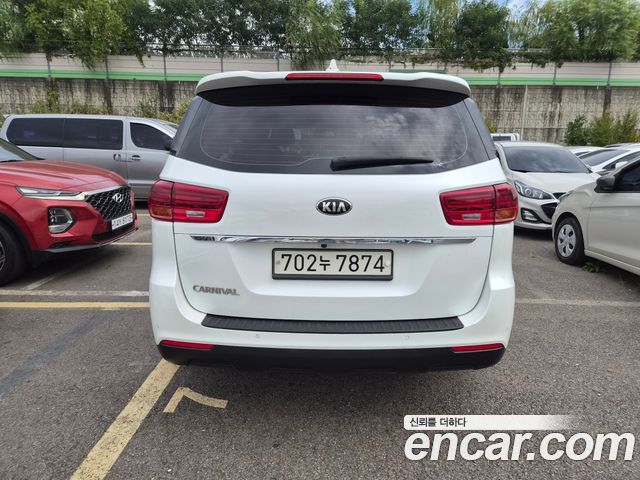Kia Carnival из Кореи Encar