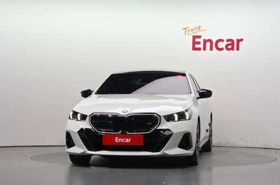 BMW i5 M60 xDrive — пробег 41 387 км — фото 3 из 5