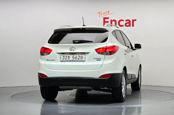 Hyundai Tucson Diesel 2WD LX20 Smart-Pack — пробег 176 920 км — фото 4 из 5