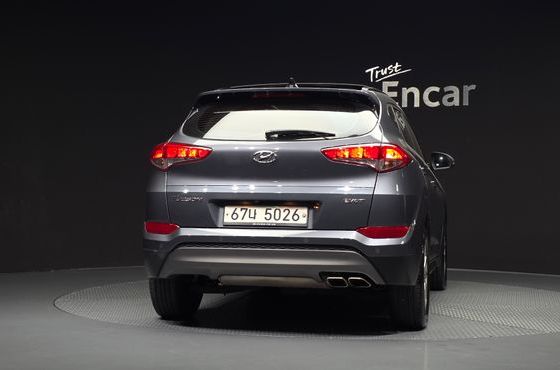 Hyundai Tucson Diesel 2.0 2WD Style — пробег 250 296 км — фото 4 из 5