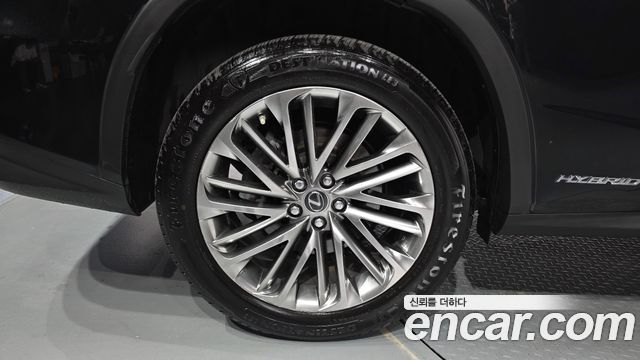 Lexus RX Executive — пробег 88 160 км — фото 5 из 5